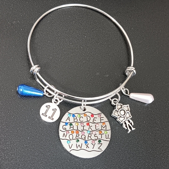 Stranger Things Charm Bracelet (NEW) - Picture 1 of 4